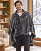 Poncho chauffant en peluche à fermeture éclair — porté en situation