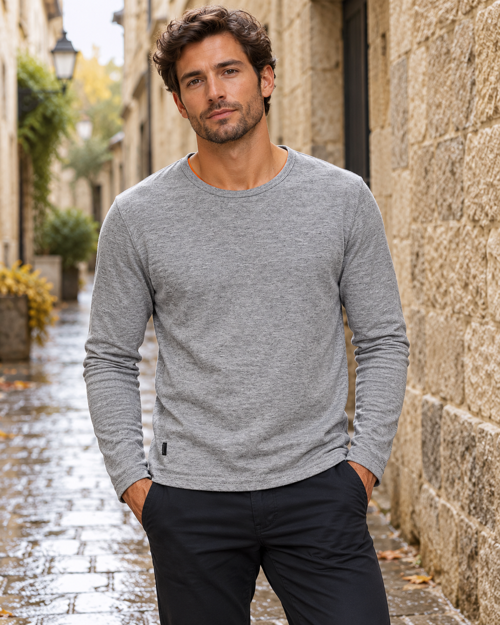 Tee-shirt chauffant gris pour homme — porté en situation