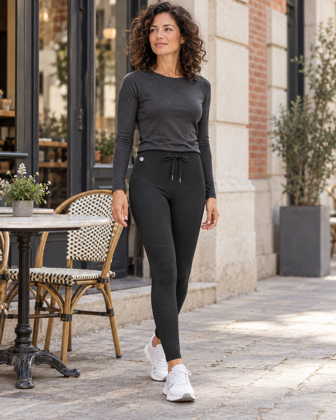 Pantalon chauffant de sport pour femme — porté en situation