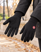 Gants chauffants tactiles Protech — porté en situation