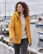Veste chauffante femme randonnée — porté en situation