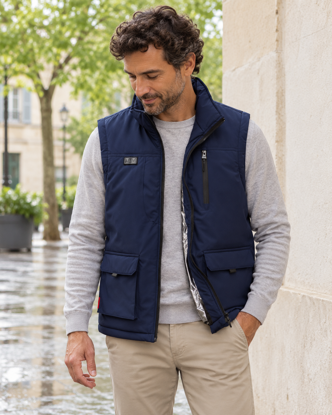 Veste chauffante bleue à 11 zones de chauffe — porté en situation